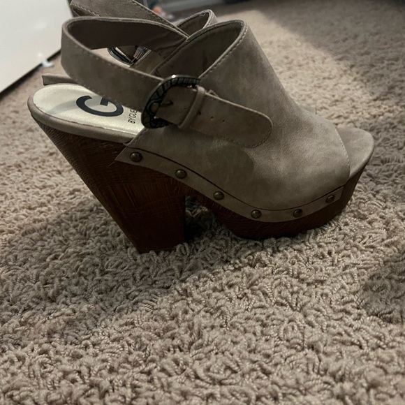 G by Guess faux suede chunky heels - Picture 2 of 3